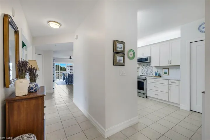 7822 Great Heron Way 201, Naples, Florida 34104