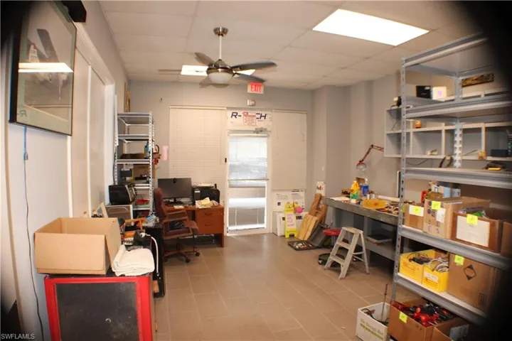 3900  Mannix  DR, Naples, FL 34114