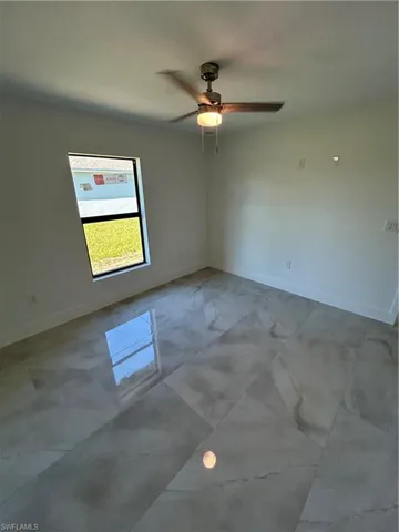 Empty room with ceiling fan