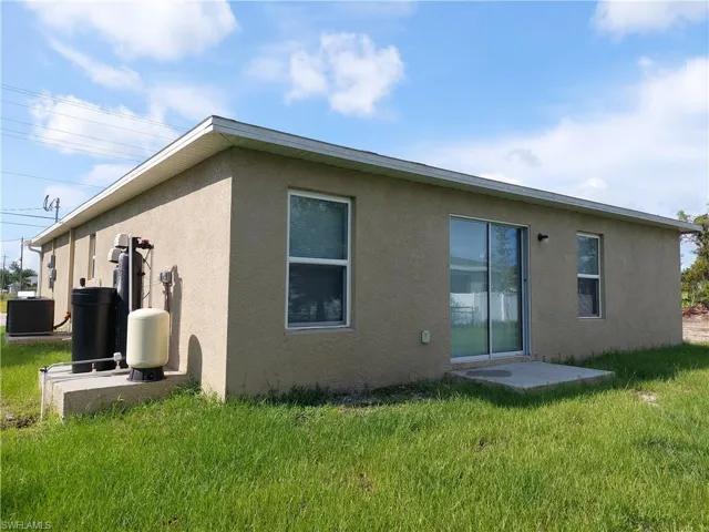 2807  Embers W PKWY, Cape Coral, FL 33993