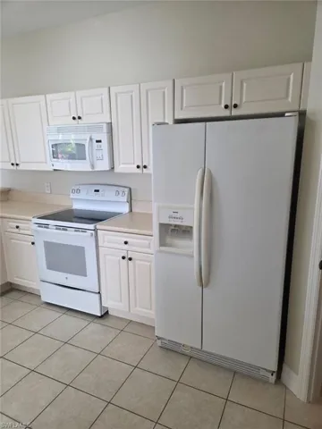 15122 Summit Place Cir 212, Naples, Florida 34119