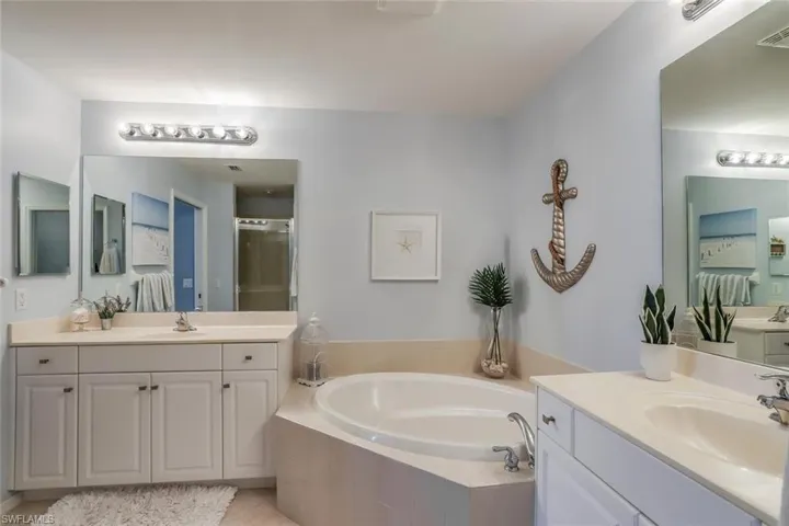 3996 Bishopwood Ct, Naples, Florida 34114
