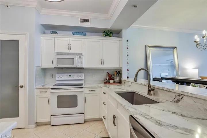 3996 Bishopwood Ct, Naples, Florida 34114