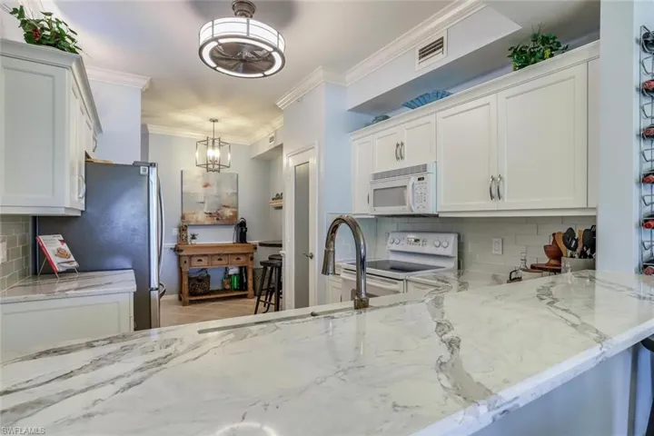 3996 Bishopwood Ct, Naples, Florida 34114