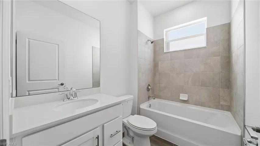 15705  Raveneli  CT, Fort Myers, FL 33908