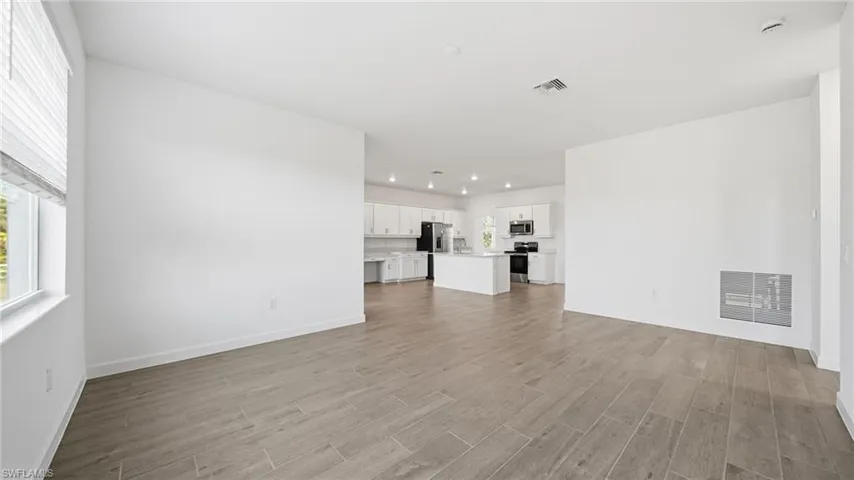 15705  Raveneli  CT, Fort Myers, FL 33908