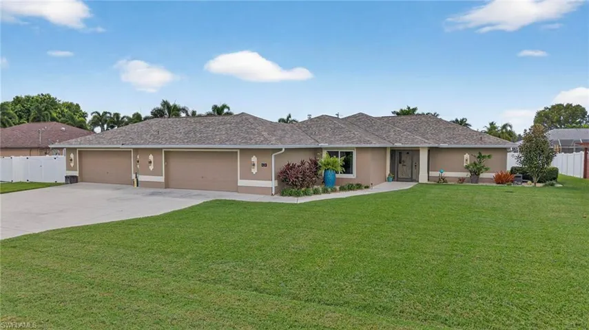 624 SE 23rd Ter, Cape Coral