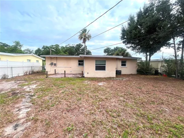 731 Lakeside Dr, Largo, Florida 33778