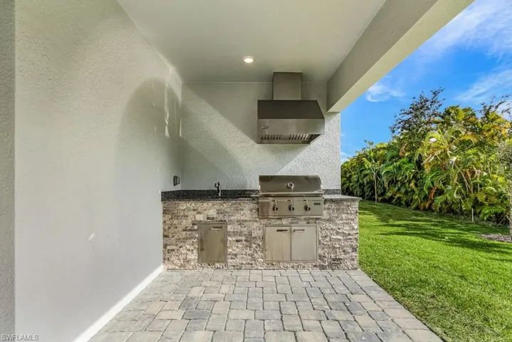 View of patio / terrace with area for grilling