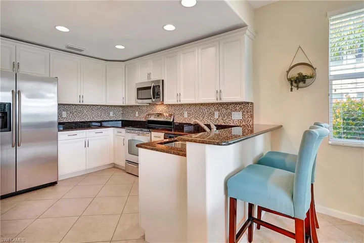 6685  Alden Woods  CIR, Naples, FL 34113