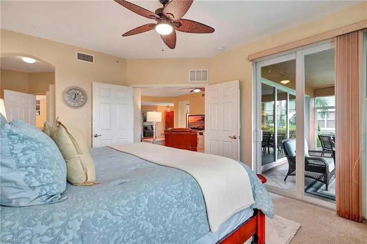 6685  Alden Woods  CIR, Naples, FL 34113