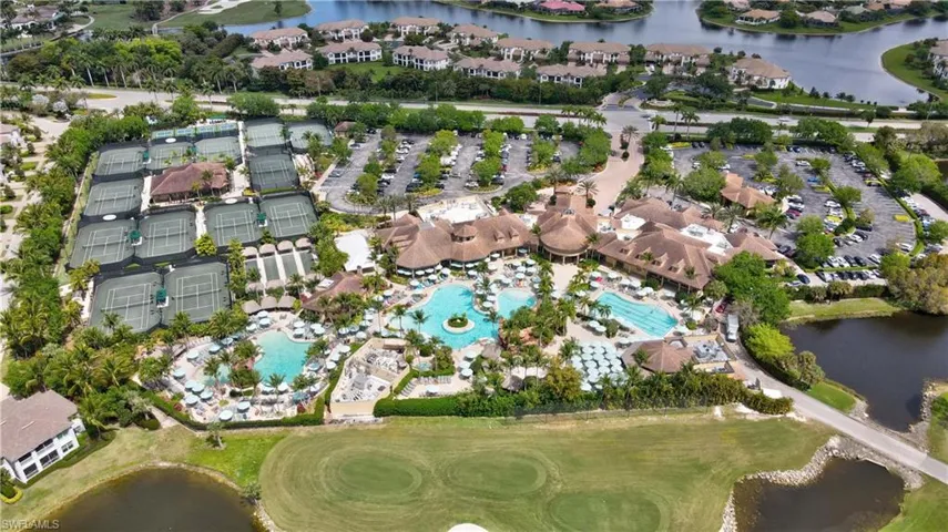 6685  Alden Woods  CIR, Naples, FL 34113