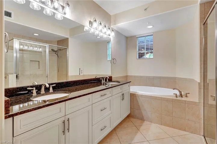 6685  Alden Woods  CIR, Naples, FL 34113