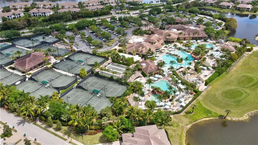 6685  Alden Woods  CIR, Naples, FL 34113