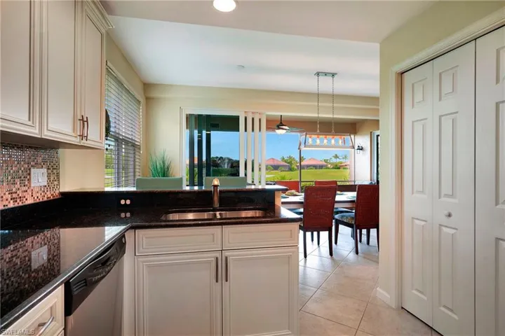 6685  Alden Woods  CIR, Naples, FL 34113