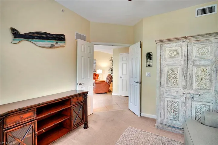 6685  Alden Woods  CIR, Naples, FL 34113