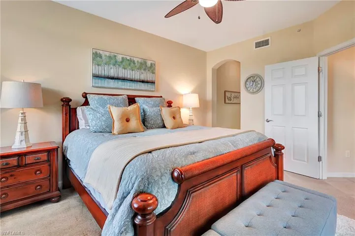 6685  Alden Woods  CIR, Naples, FL 34113