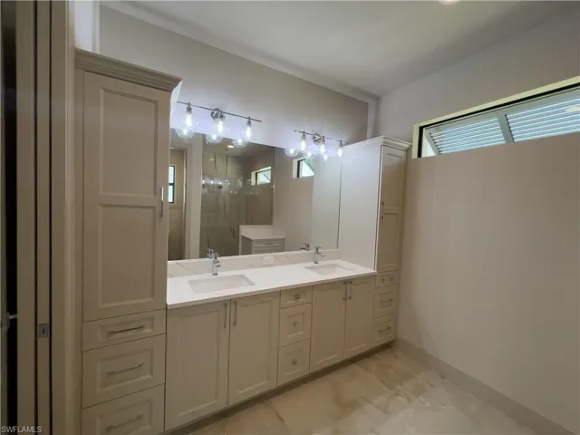 1123 SW 42nd  TER, Cape Coral, FL 33914