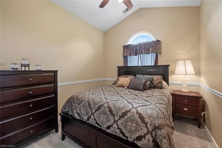 Guest bedroom #1