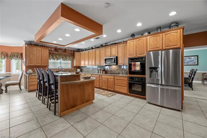 Large breakfast bar