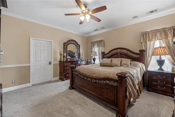Master bedroom w/2 locked walk-in closets