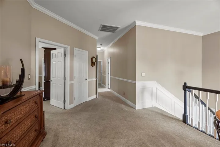 2nd level hall to 2 guest rooms and laundry closet