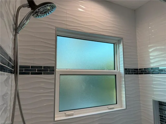 Guest Bathroom with Tub Shower Combination