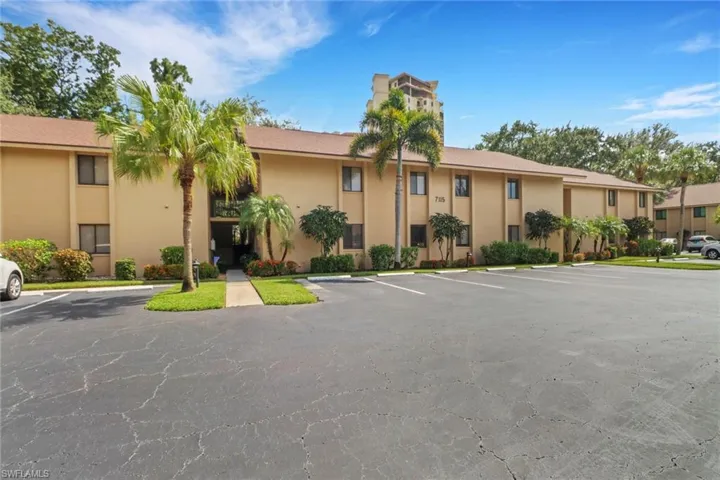 7115 Lakeridge Ct 110, Fort Myers, Florida 33907