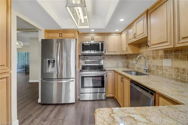 7115 Lakeridge Ct 110, Fort Myers, Florida 33907