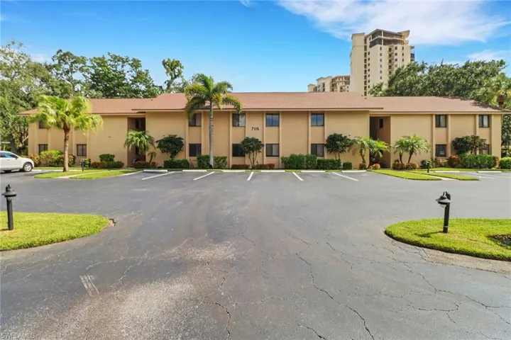 7115 Lakeridge Ct 110, Fort Myers, Florida 33907