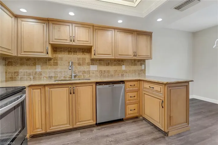 7115 Lakeridge Ct 110, Fort Myers, Florida 33907