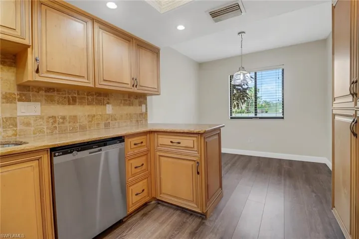 7115 Lakeridge Ct 110, Fort Myers, Florida 33907