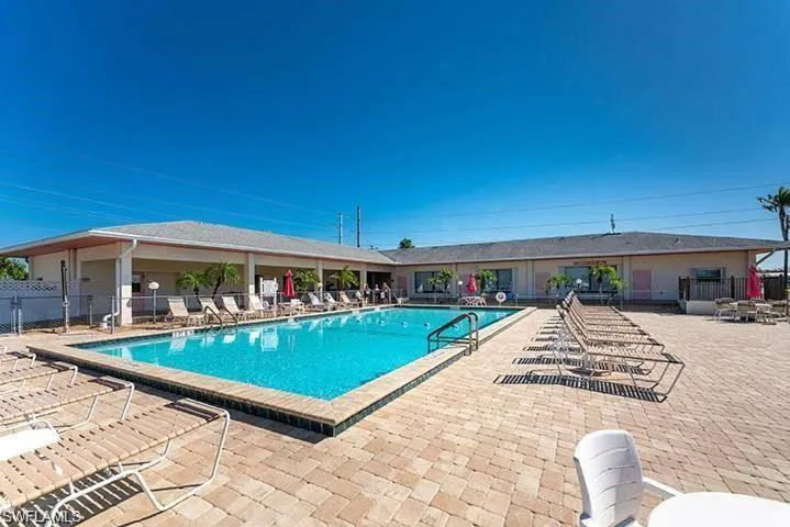 Phase 3 Pool, clubhouse, Sauna, Billiards, workout room, Library and Plenty of FUN!