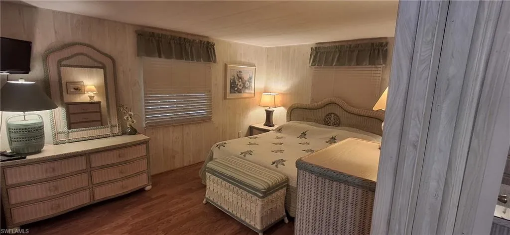 Master Bedroom with 7 piece wicker set