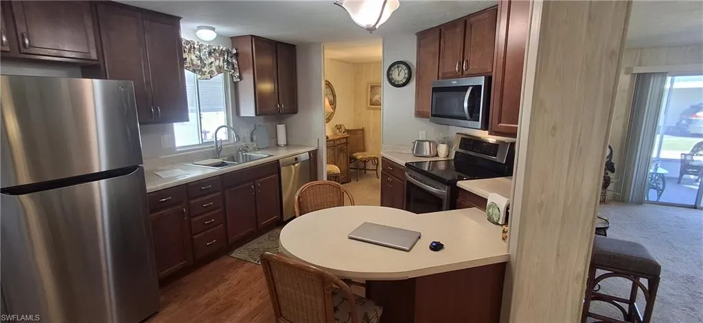 Kitchen featuring a Breakfast bar