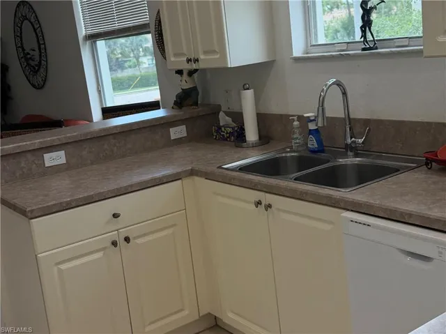 1305 Mariposa Cir 1204, Naples, Florida 34105