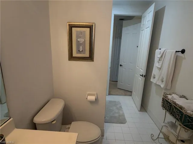 1305 Mariposa Cir 1204, Naples, Florida 34105