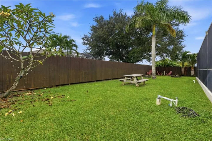 304 Ne 20th Ter, Cape Coral, Florida 33909