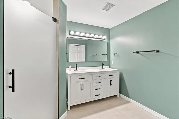 304 Ne 20th Ter, Cape Coral, Florida 33909