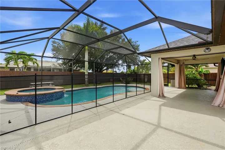 304 Ne 20th Ter, Cape Coral, Florida 33909