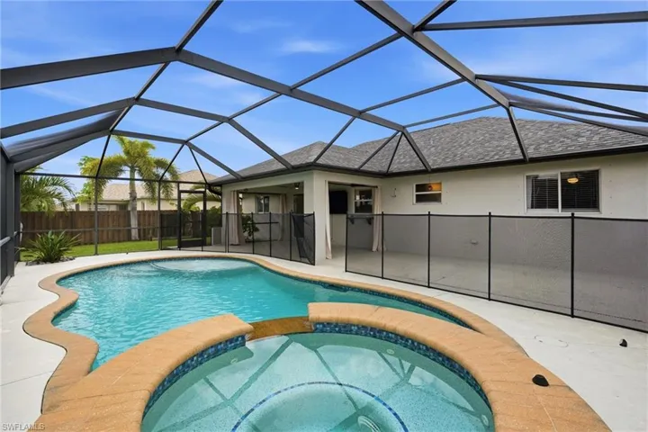 304 Ne 20th Ter, Cape Coral, Florida 33909