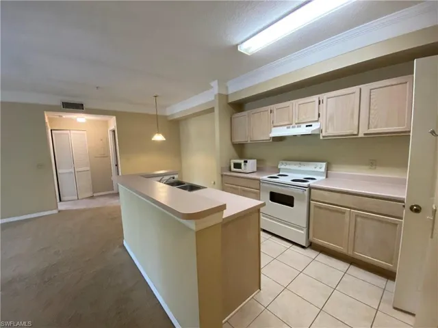11490 Villa Grand 209, Fort Myers, Florida 33913