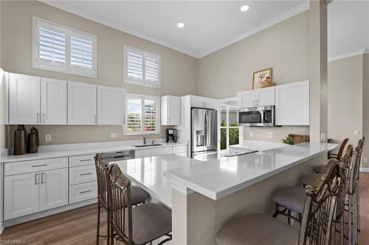 light and bright kitchen