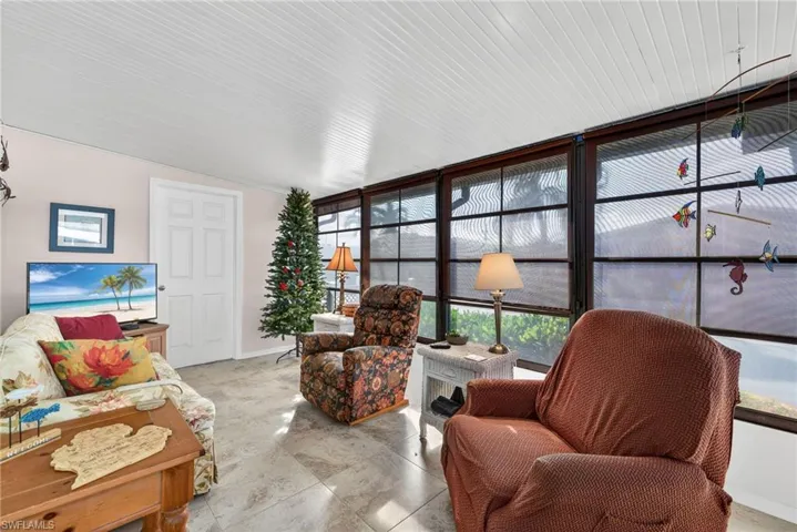 Lanai with additional storage