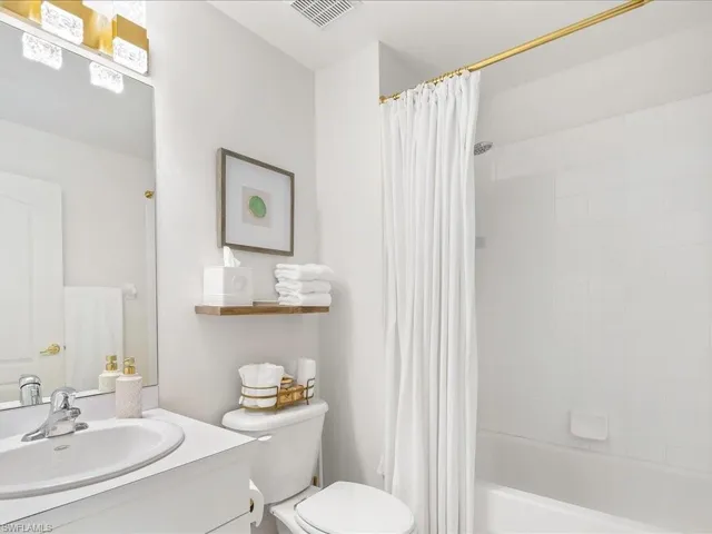 2805  Cypress Trace  CIR, Naples, FL 34119