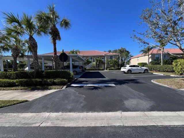 2805  Cypress Trace  CIR, Naples, FL 34119