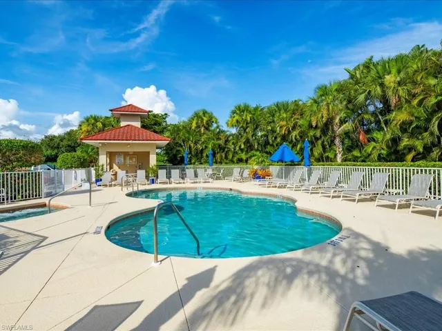 2805  Cypress Trace  CIR, Naples, FL 34119