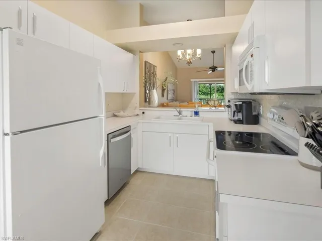 2805  Cypress Trace  CIR, Naples, FL 34119