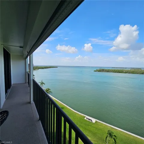 4253 Bay Beach Ln C6, Fort Myers Beach, Florida 33931