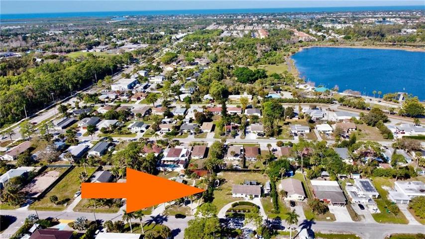 4608  Normandy  DR, Naples, FL 34112